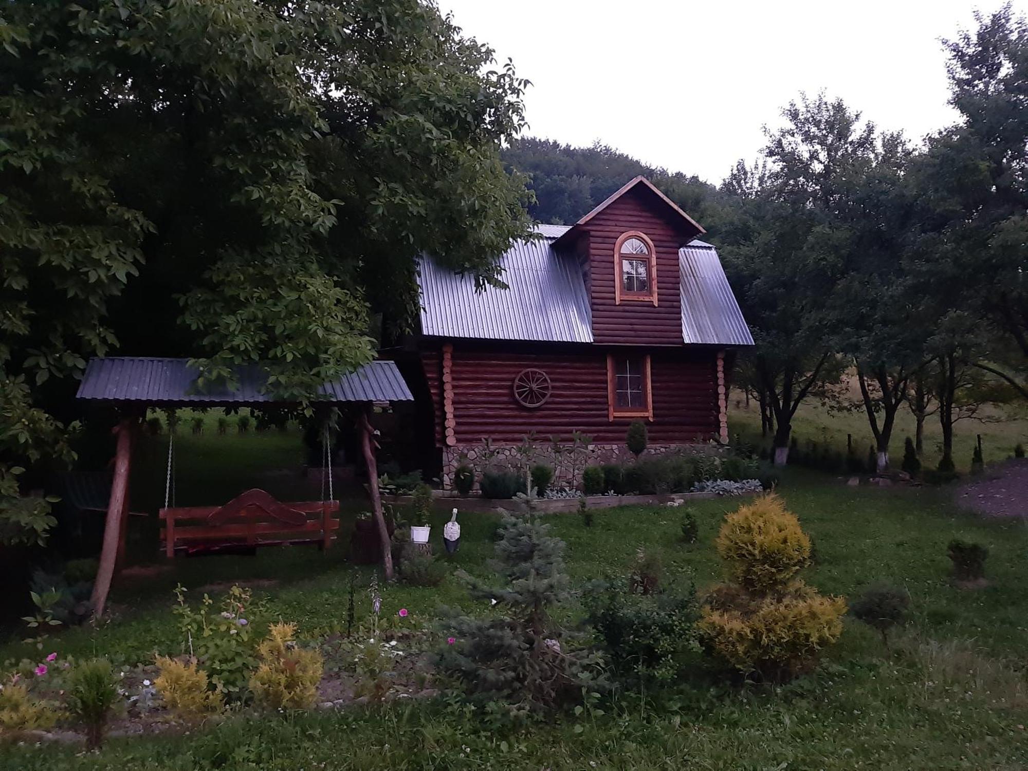 дерев'яний будинок з банею * Oriv