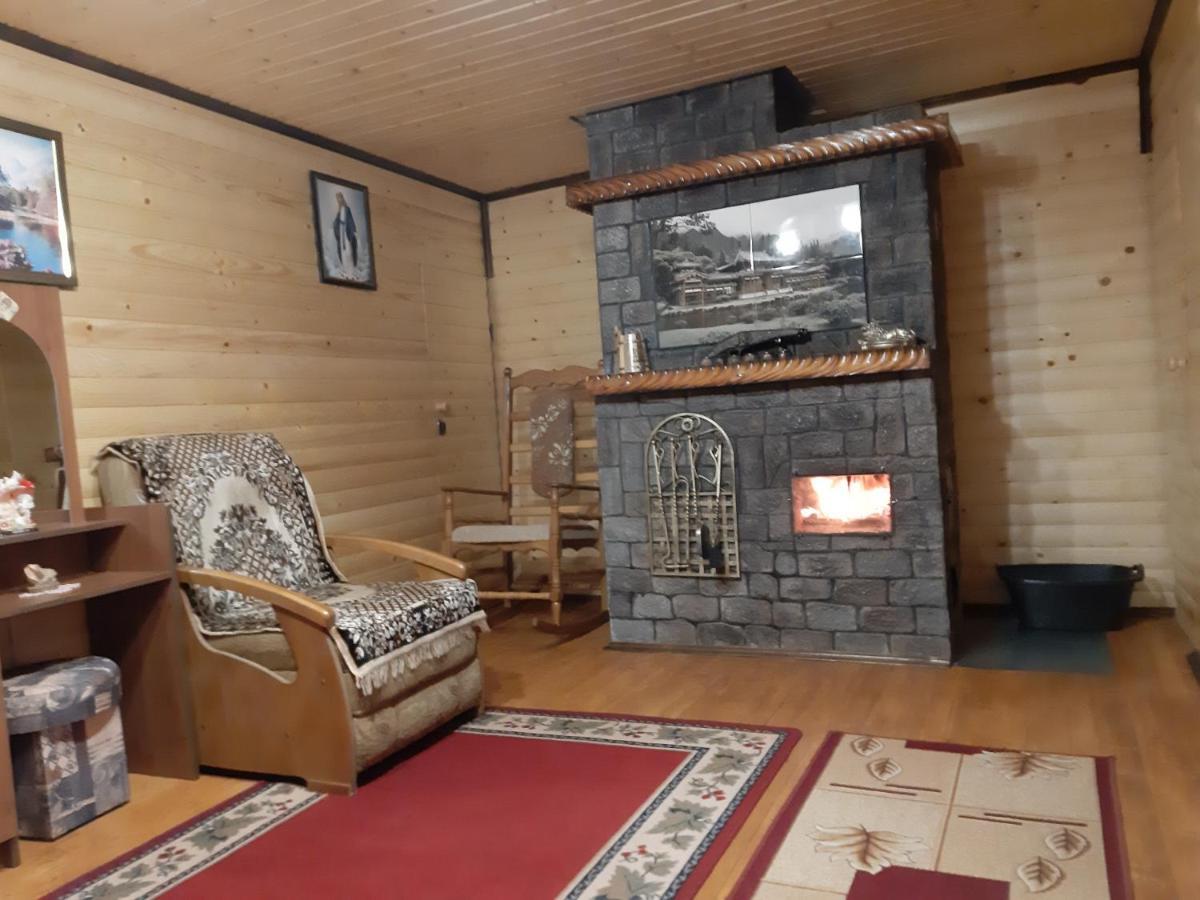 дерев'яний будинок з банею Apartment Oriv